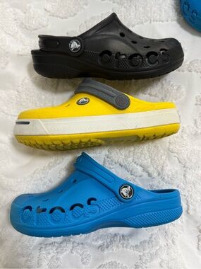 Crocs Kids Classic Clog - Black, Yellow, Blue j1